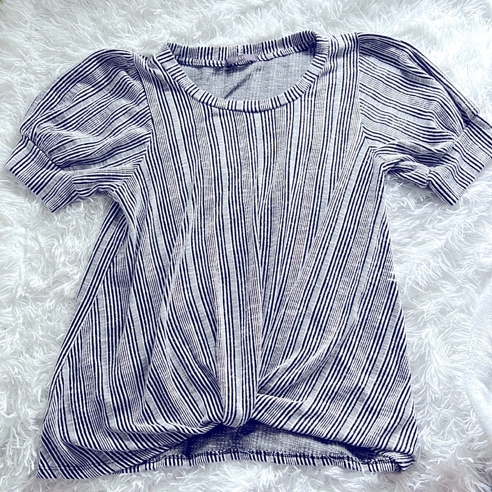 Gyft, black and white striped short sleeve shirt